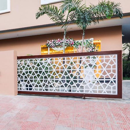 Super Townhouse Viraj Khand Formerly Veridian Inn Chinhat Buitenkant foto