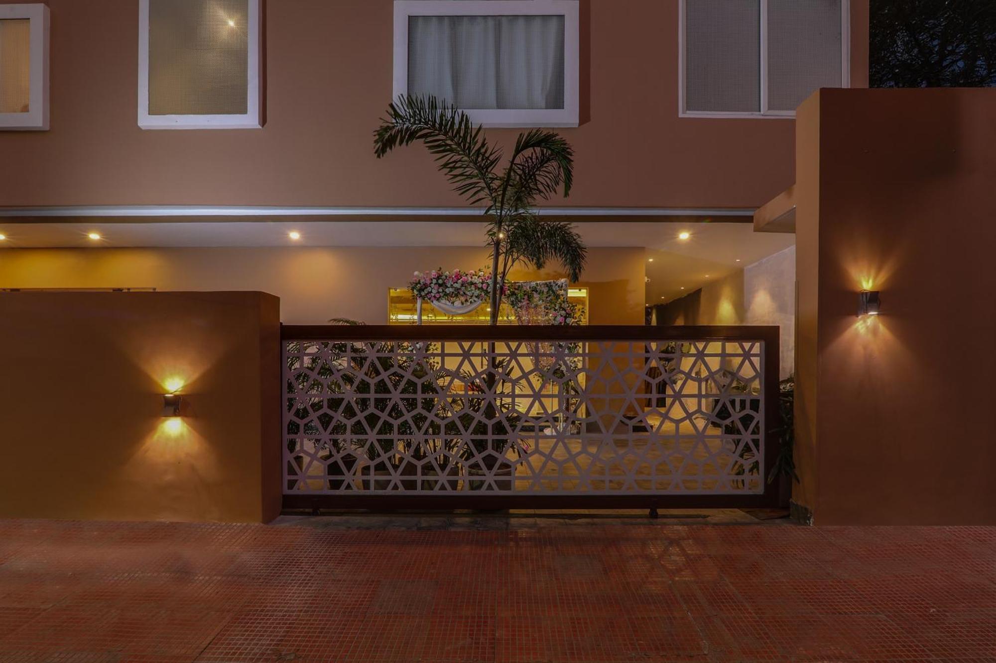 Super Townhouse Viraj Khand Formerly Veridian Inn Chinhat Buitenkant foto